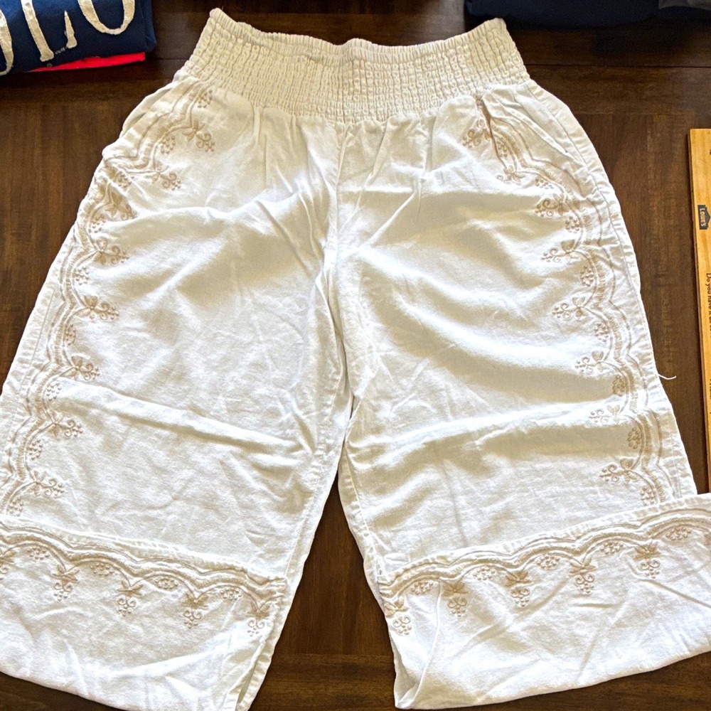 Tahari Women's White Embroidered Cotton Capri Pants XL Pull-On Elastic Waist